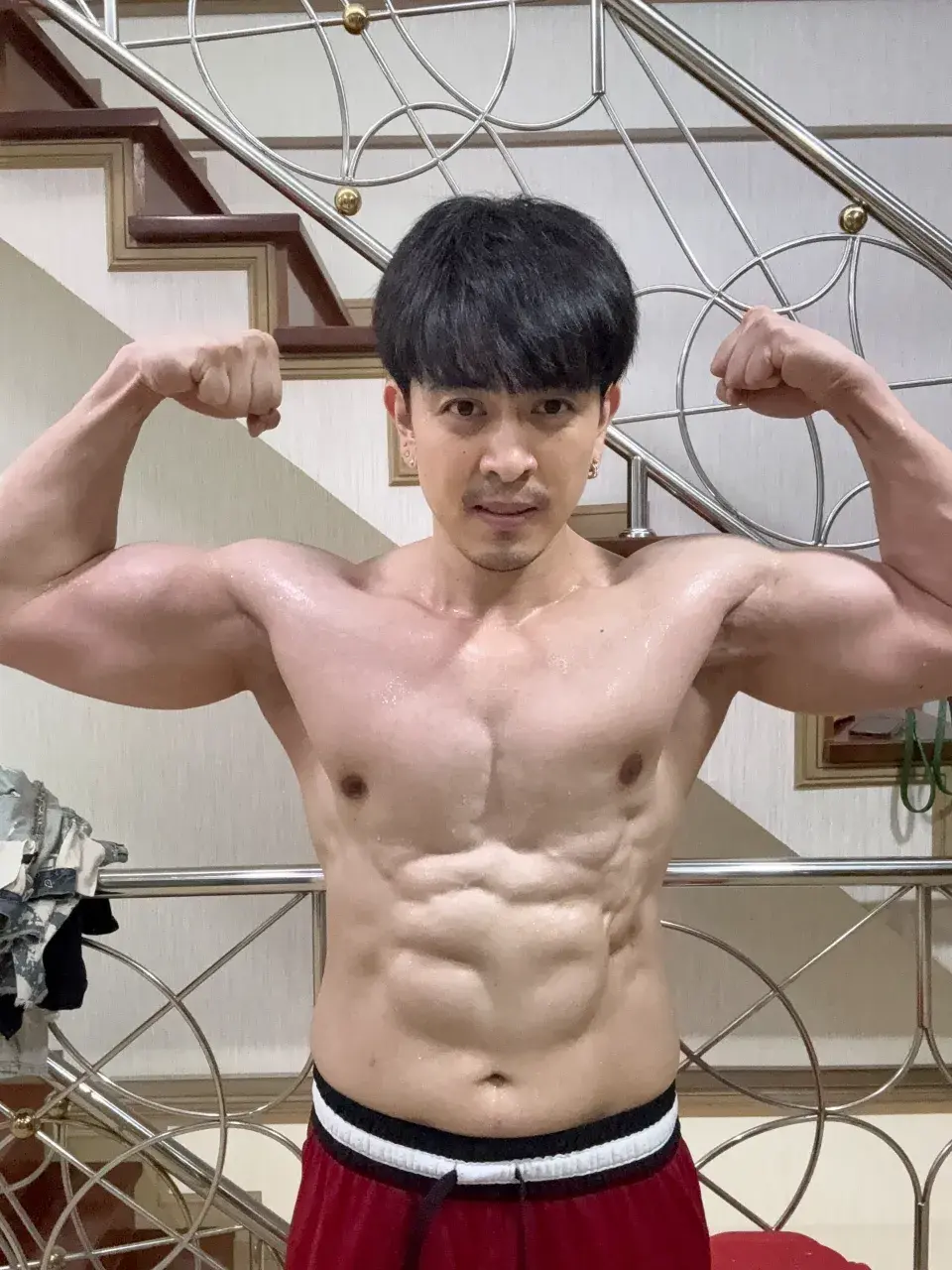 หลงกายหนุ่มเซอร์