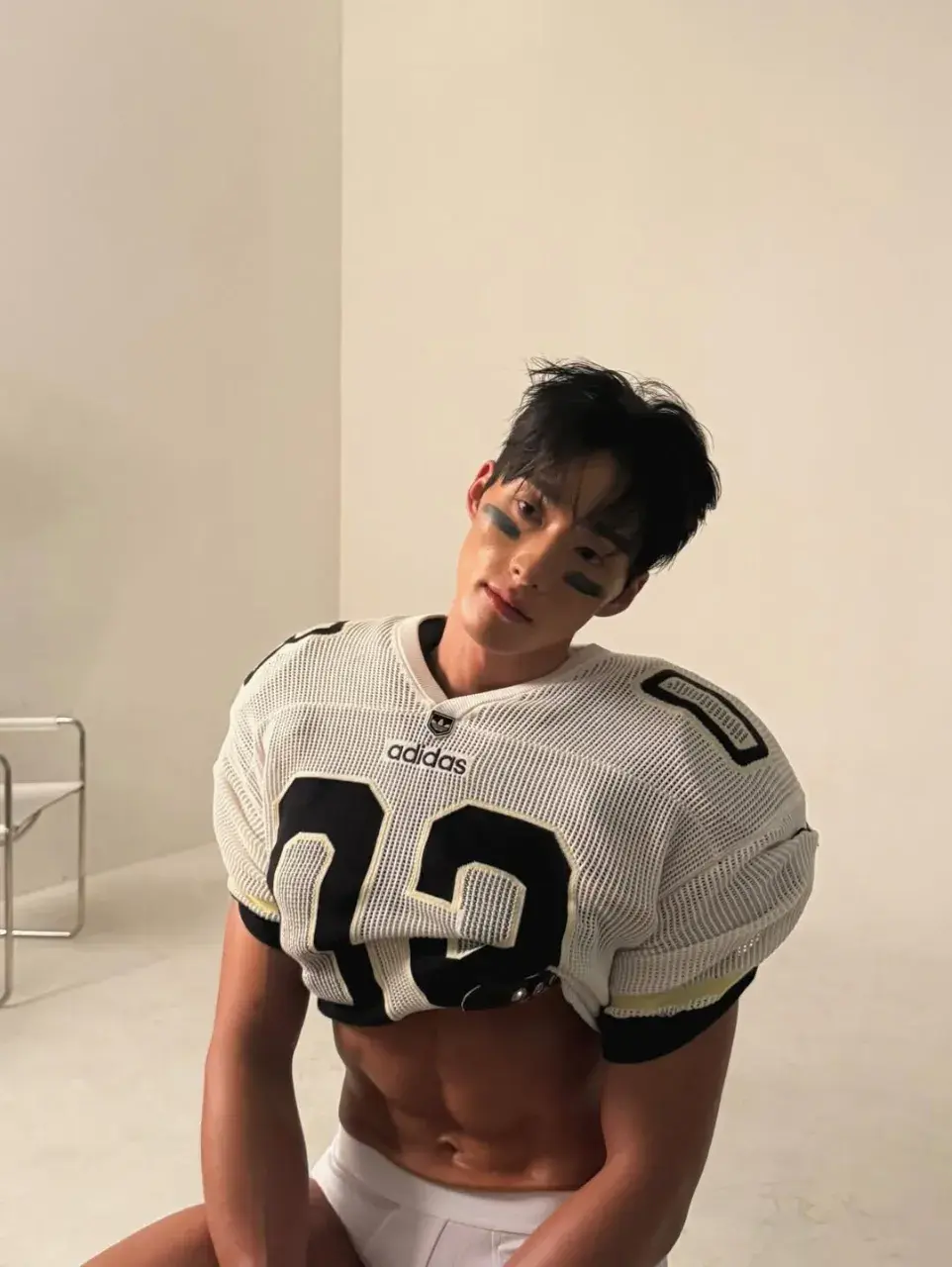 หนุ่มเกาหลีงานดี มีวาร์ป ( IG : hongbuzz_99 )