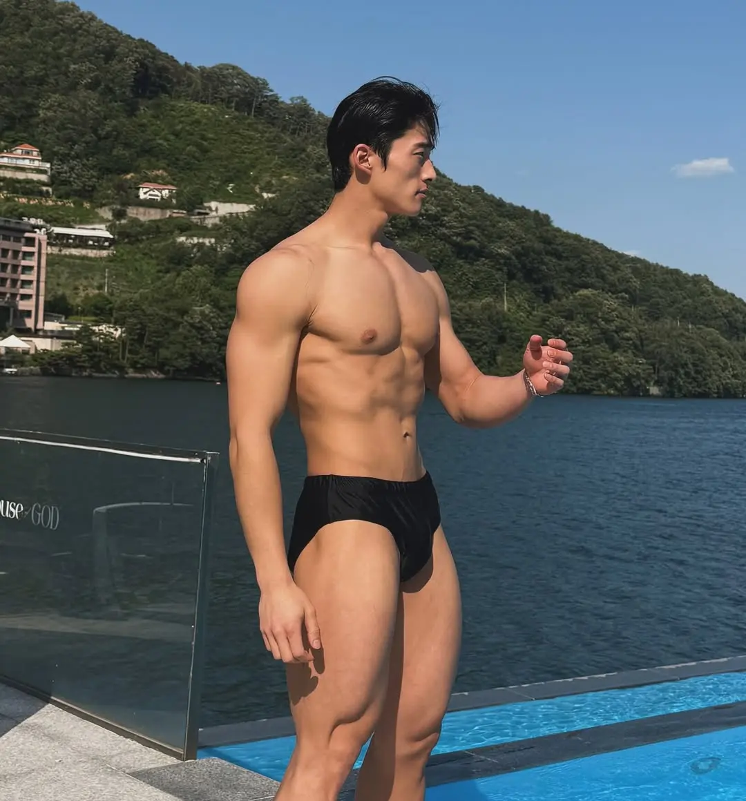 หนุ่มเกาหลีงานดี มีวาร์ป ( IG : hongbuzz_99 )