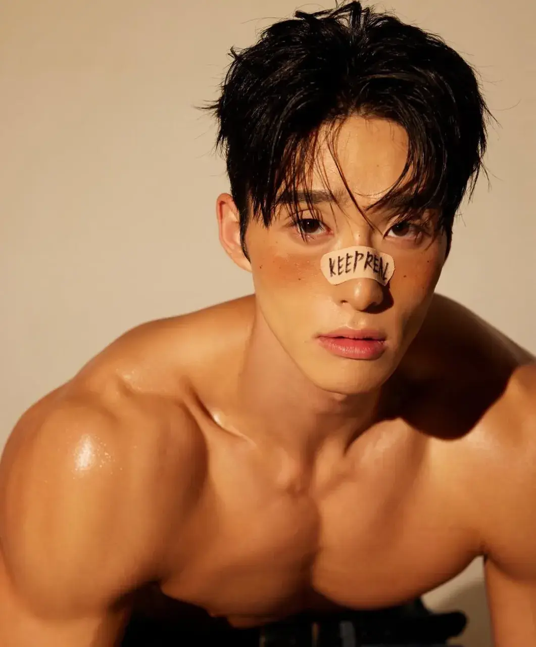 หนุ่มเกาหลีงานดี มีวาร์ป ( IG : hongbuzz_99 )