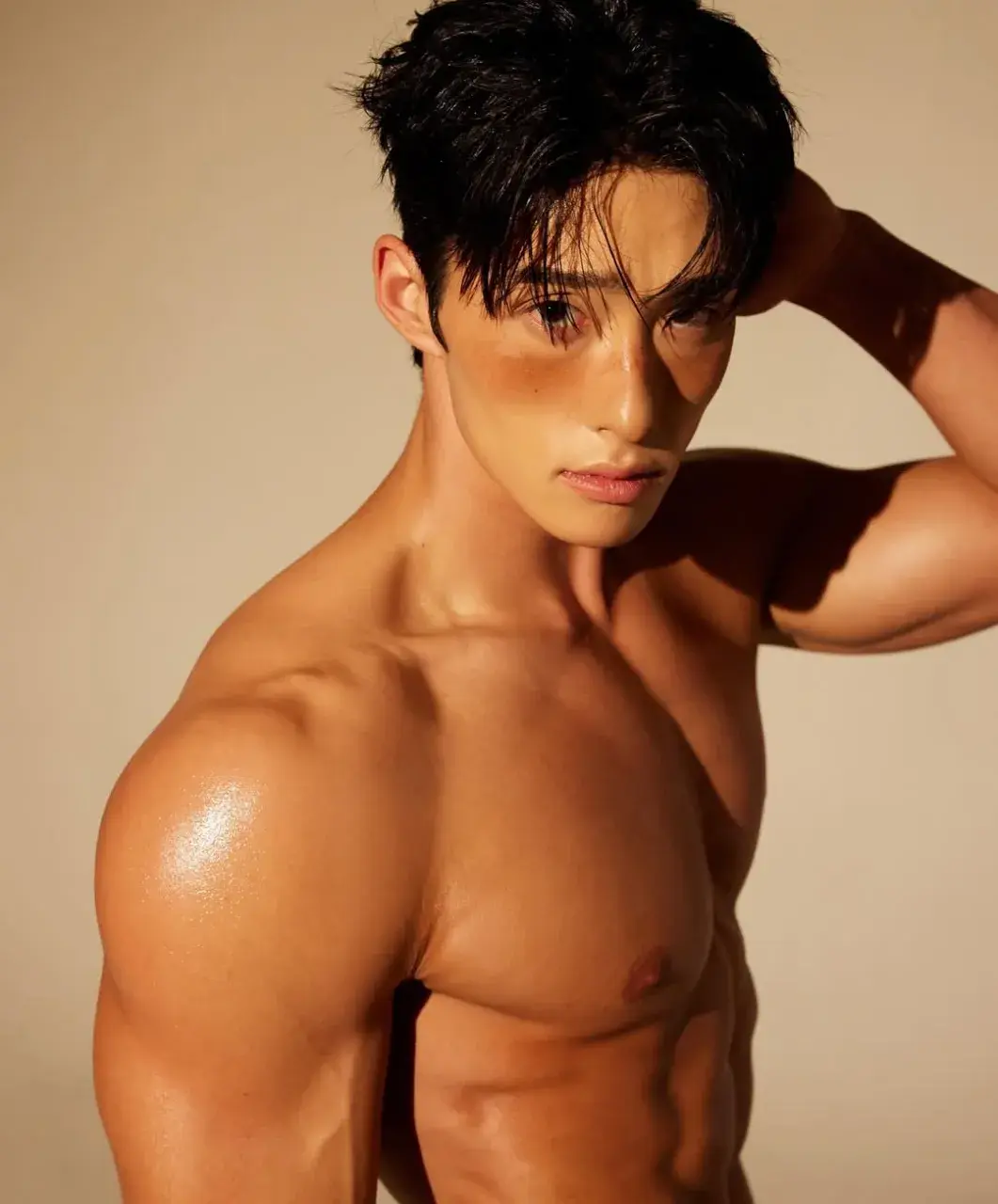 หนุ่มเกาหลีงานดี มีวาร์ป ( IG : hongbuzz_99 )