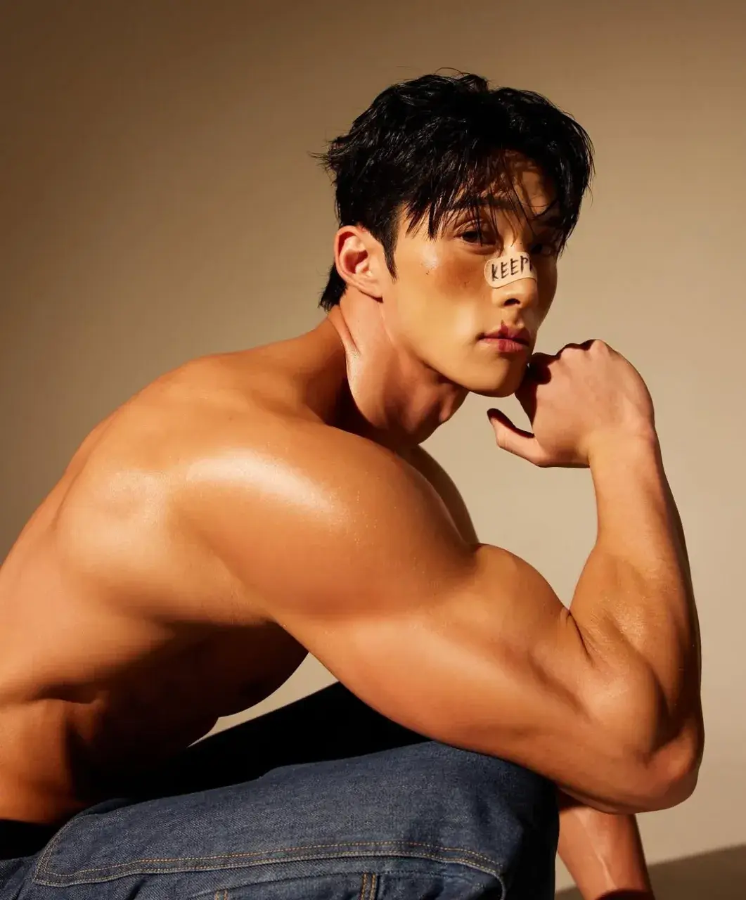 หนุ่มเกาหลีงานดี มีวาร์ป ( IG : hongbuzz_99 )