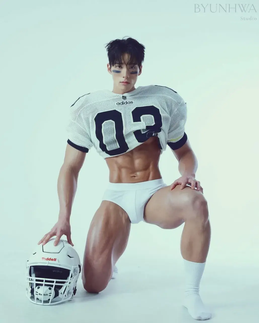 หนุ่มเกาหลีงานดี มีวาร์ป ( IG : hongbuzz_99 )