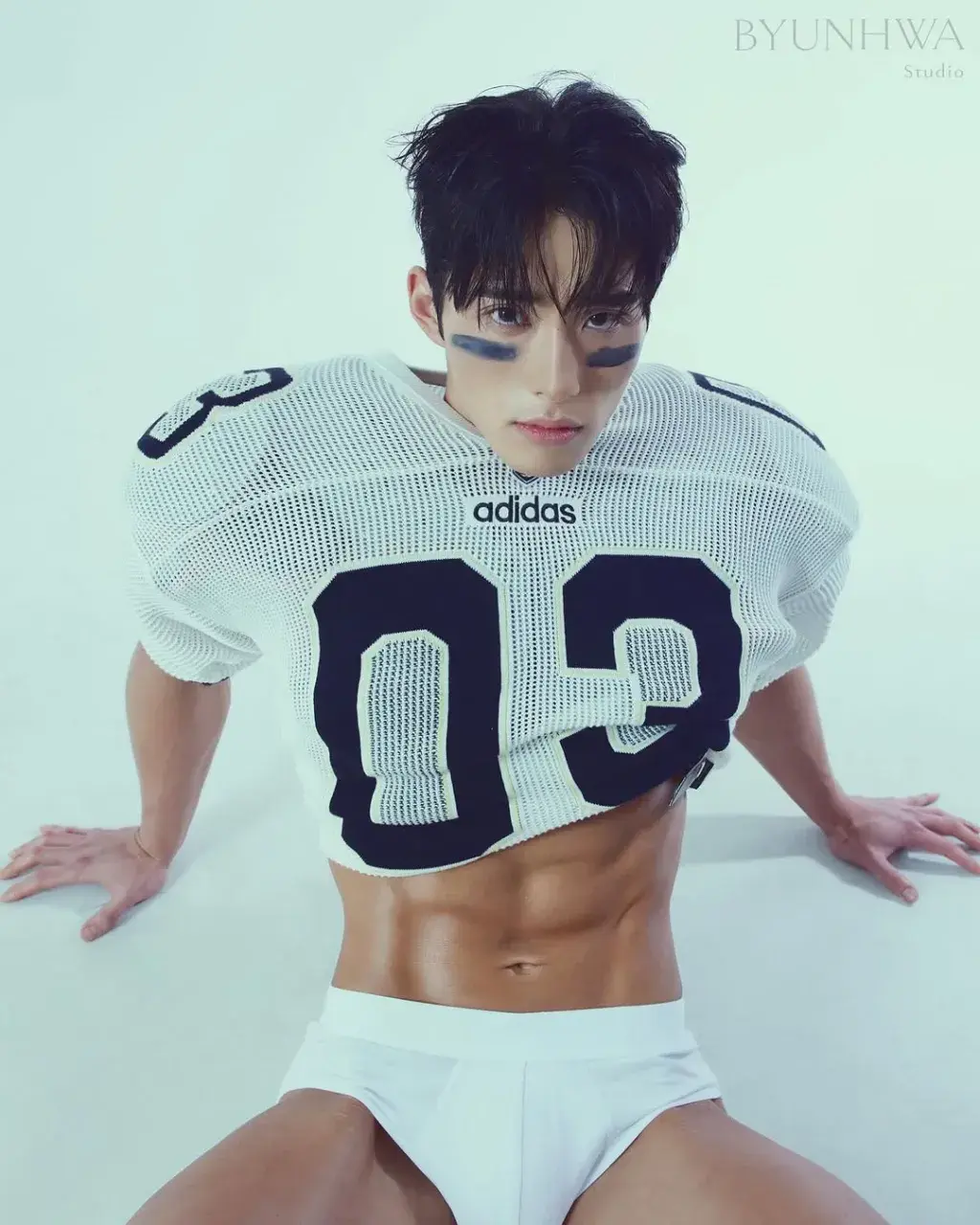 หนุ่มเกาหลีงานดี มีวาร์ป ( IG : hongbuzz_99 )