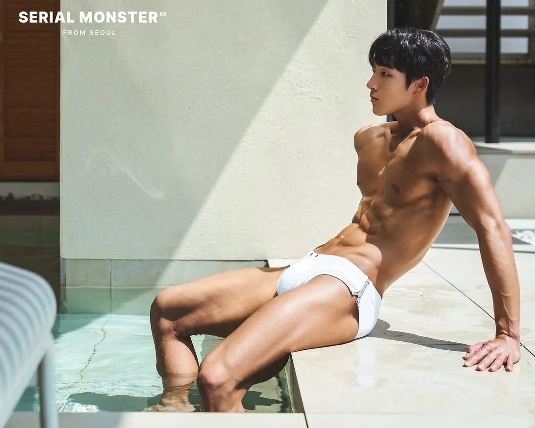 หนุ่มเกาหลีงานดี มีวาร์ป ( IG : _ybb_j )