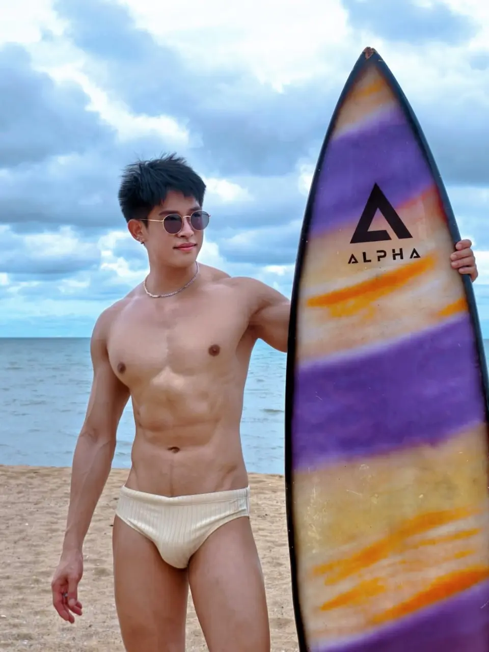 Cool GUY : Jirateep Hongrattanakorn