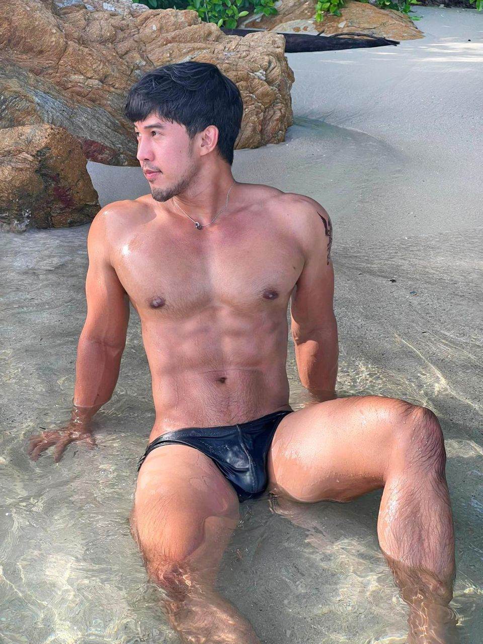 Swimsuit : Kawin Ngamdee