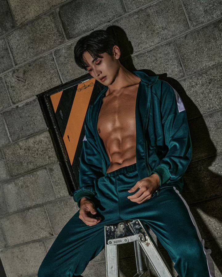 หนุ่มเกาหลีงานดี มีวาร์ป ( IG : 1saem_ )