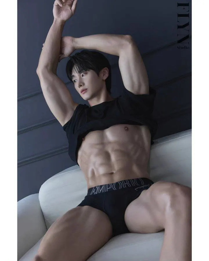 หนุ่มเกาหลีงานดี มีวาร์ป ( IG : 1saem_ )