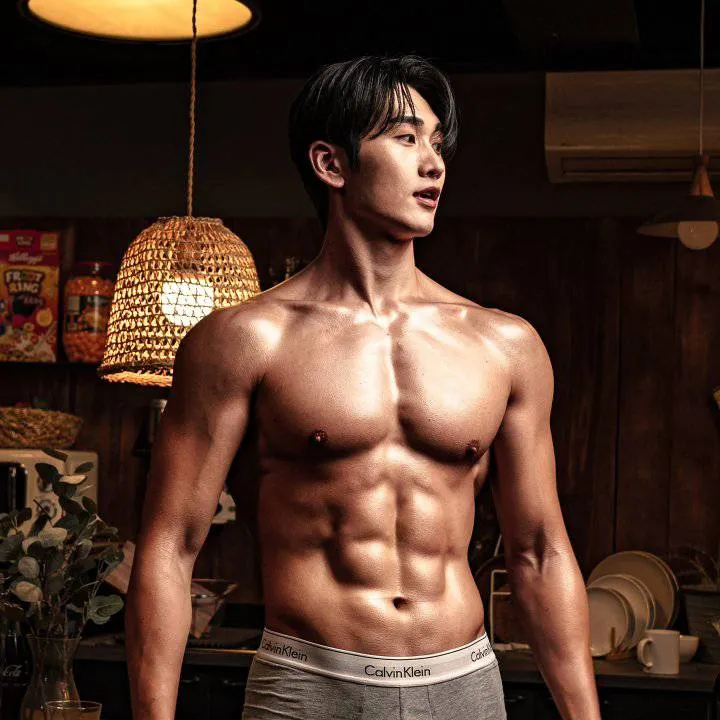 หนุ่มเกาหลีงานดี มีวาร์ป ( IG : 1saem_ )