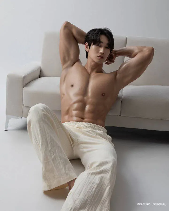 หนุ่มเกาหลีงานดี มีวาร์ป ( IG : 1saem_ )