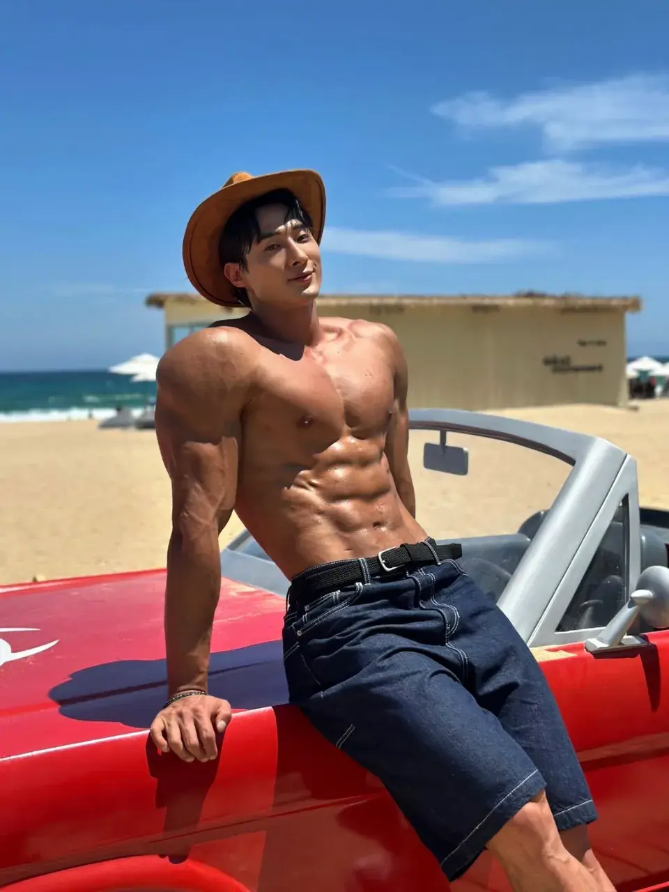 หนุ่มเกาหลีงานดี มีวาร์ป ( IG : 2doe0 )