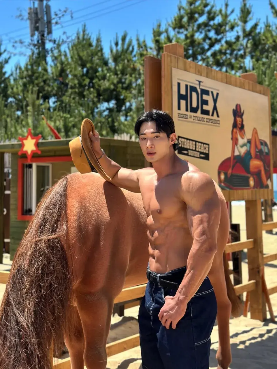 หนุ่มเกาหลีงานดี มีวาร์ป ( IG : 2doe0 )