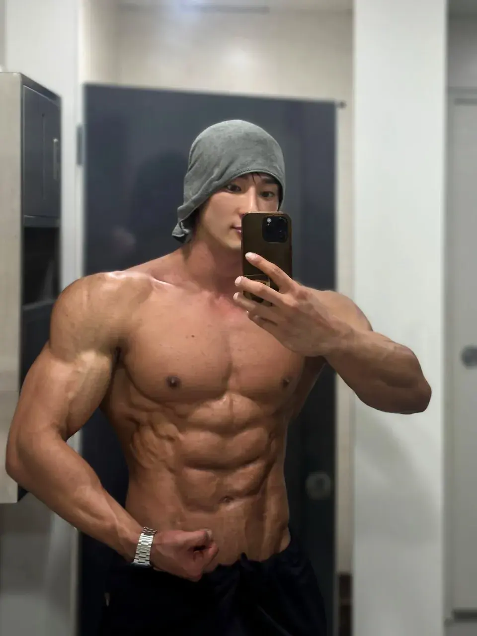 หนุ่มเกาหลีงานดี มีวาร์ป ( IG : 2doe0 )