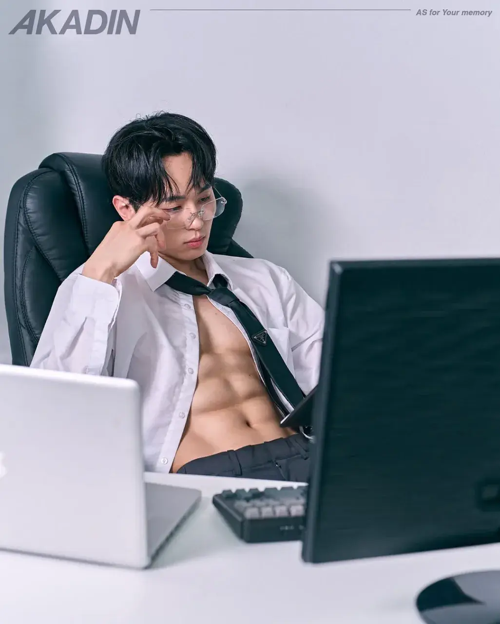 หนุ่มเกาหลีงานดี มีวาร์ป ( IG : 93_samdol )