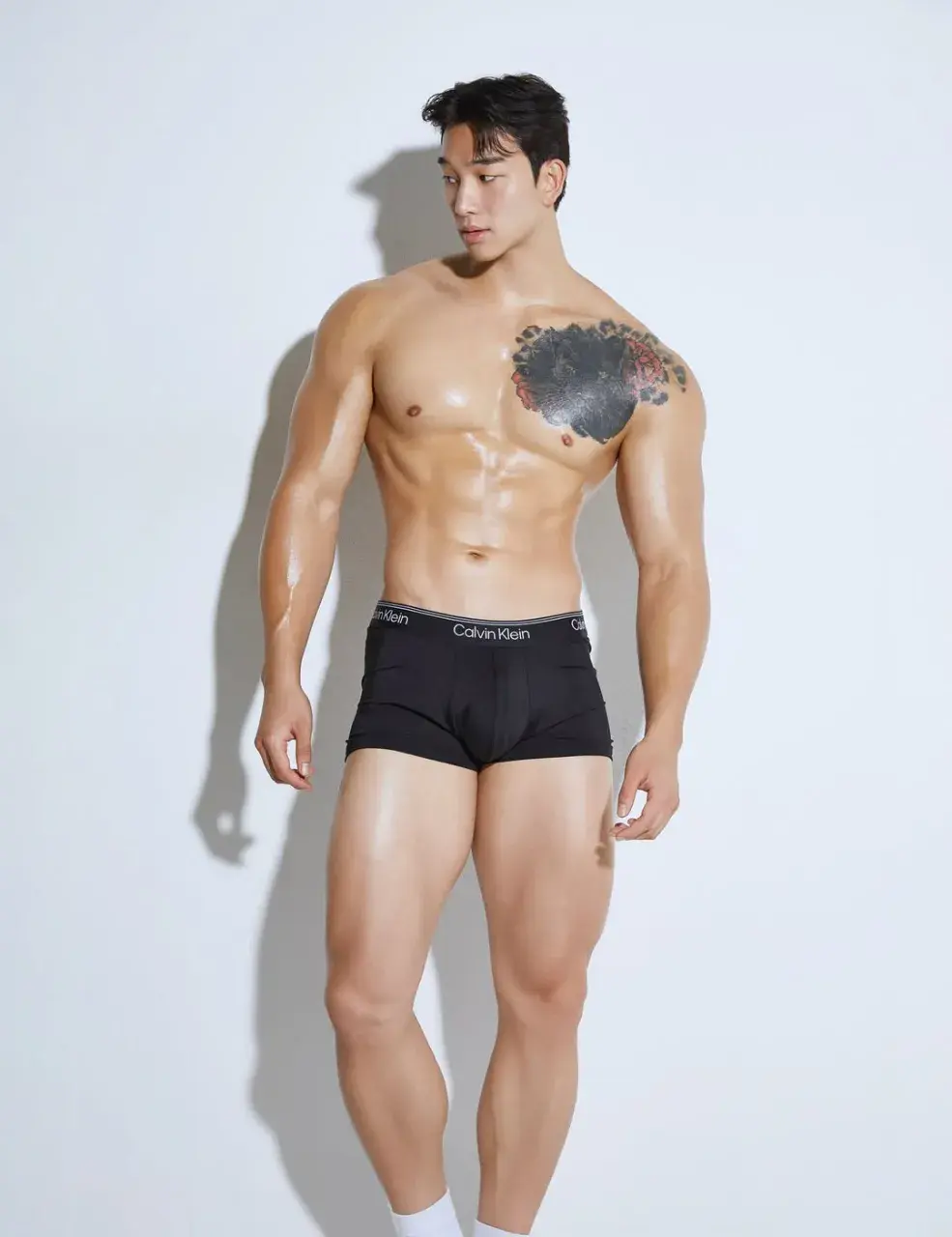 หนุ่มเกาหลีงานดี มีวาร์ป ( IG : l_uique )