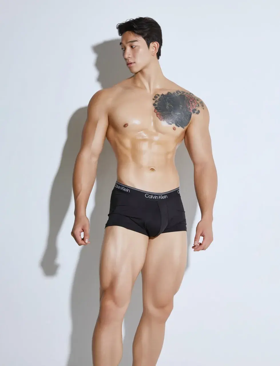 หนุ่มเกาหลีงานดี มีวาร์ป ( IG : l_uique )