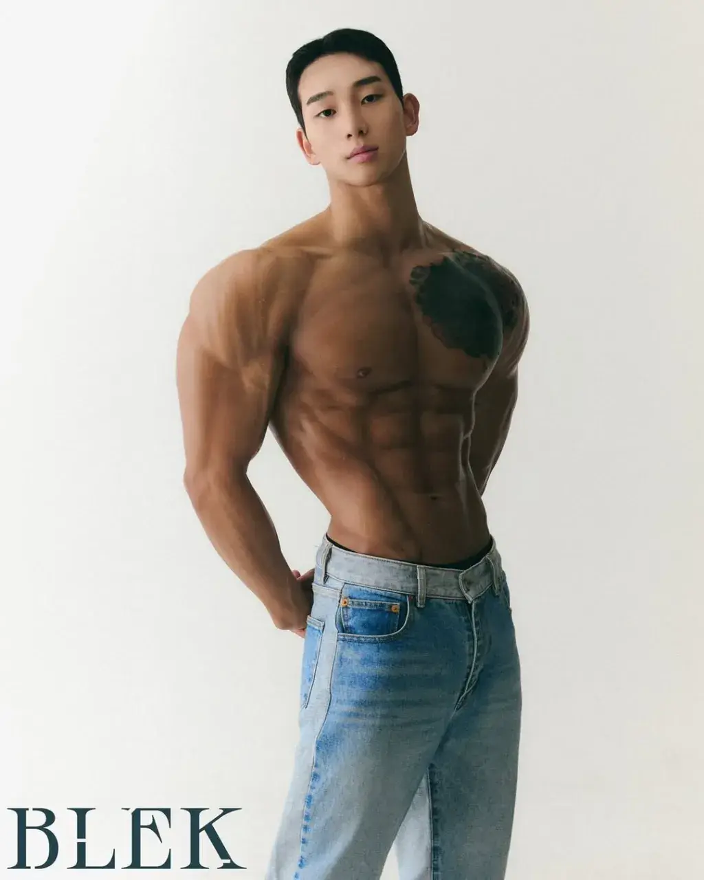 หนุ่มเกาหลีงานดี มีวาร์ป ( IG : l_uique )