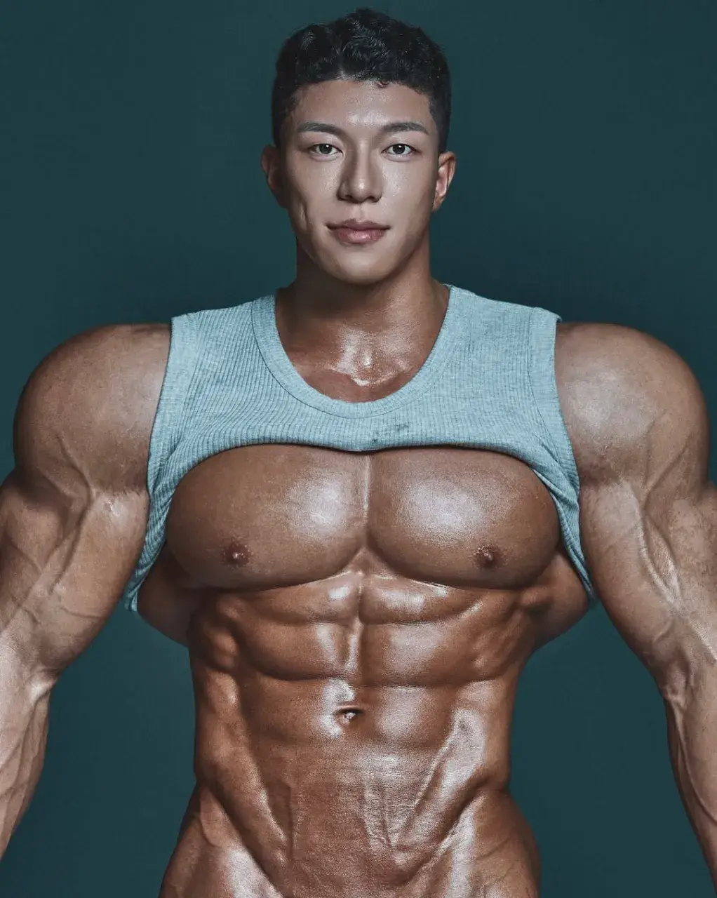 หนุ่มเกาหลีงานดี มีวาร์ป ( IG : ifbbpro_yeon )