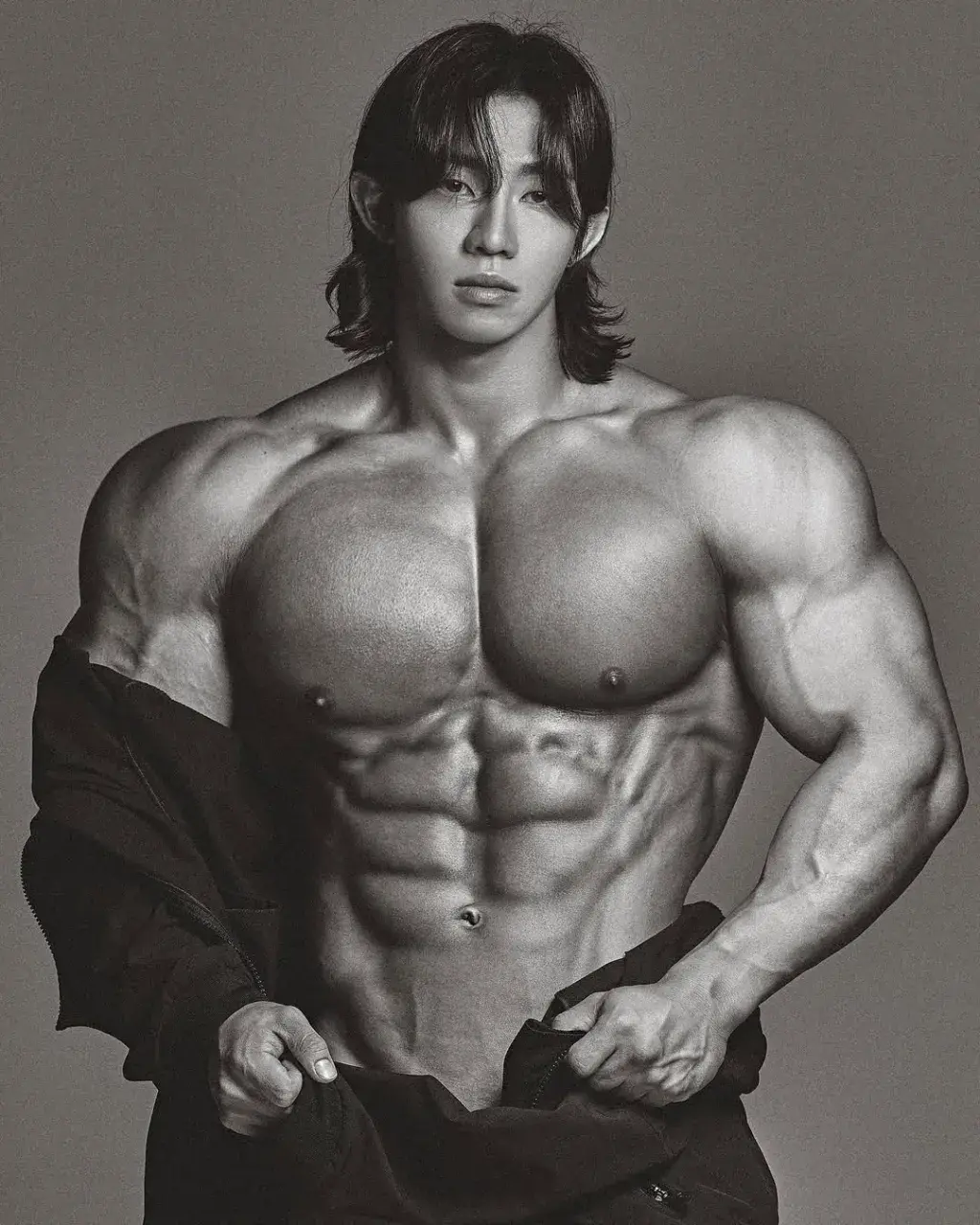 หนุ่มเกาหลีงานดี มีวาร์ป ( IG : yg0402_ifbbpro )