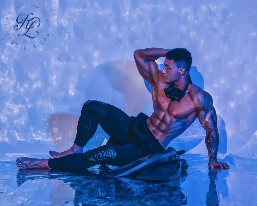 หนุ่มเกาหลีงานดี มีวาร์ป ( IG : big_hj89 )