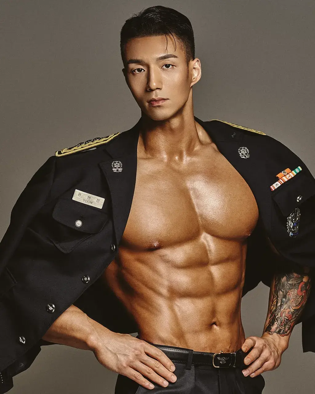 หนุ่มเกาหลีงานดี มีวาร์ป ( IG : big_hj89 )