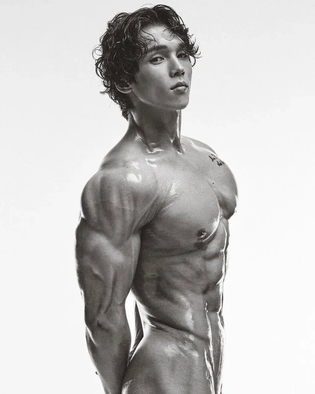 หนุ่มเกาหลีงานดี มีวาร์ป ( IG : onioni_91 )