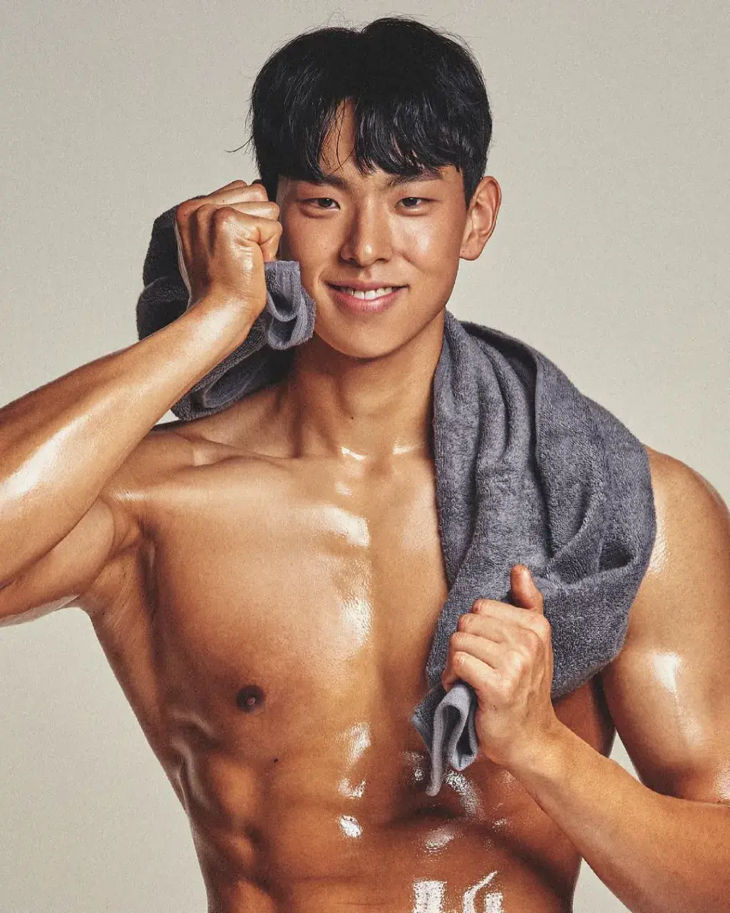 หนุ่มเกาหลีงานดี มีวาร์ป ( IG : young___yong )