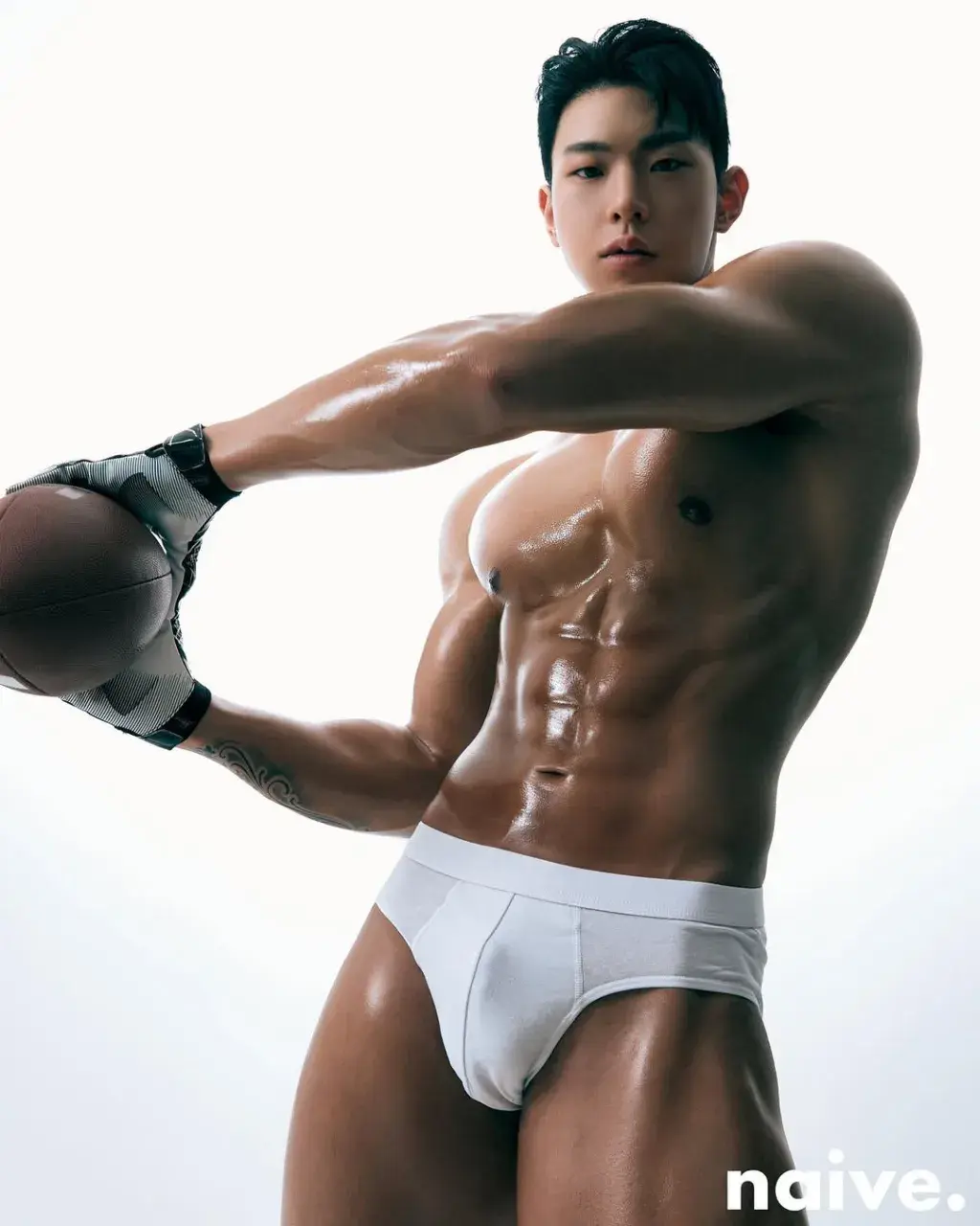 หนุ่มเกาหลีงานดี มีวาร์ป ( IG : young___yong )