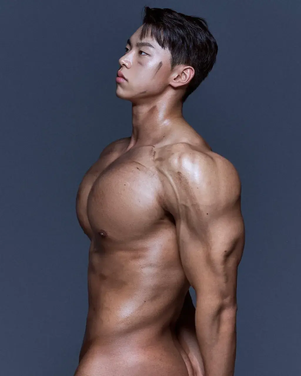 หนุ่มเกาหลีงานดี มีวาร์ป ( IG : young___yong )