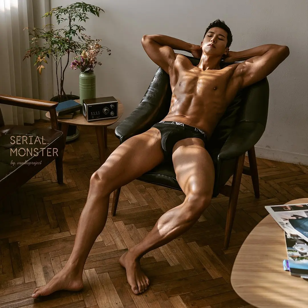 หนุ่มเกาหลีงานดี มีวาร์ป ( IG : 94.seungdda )