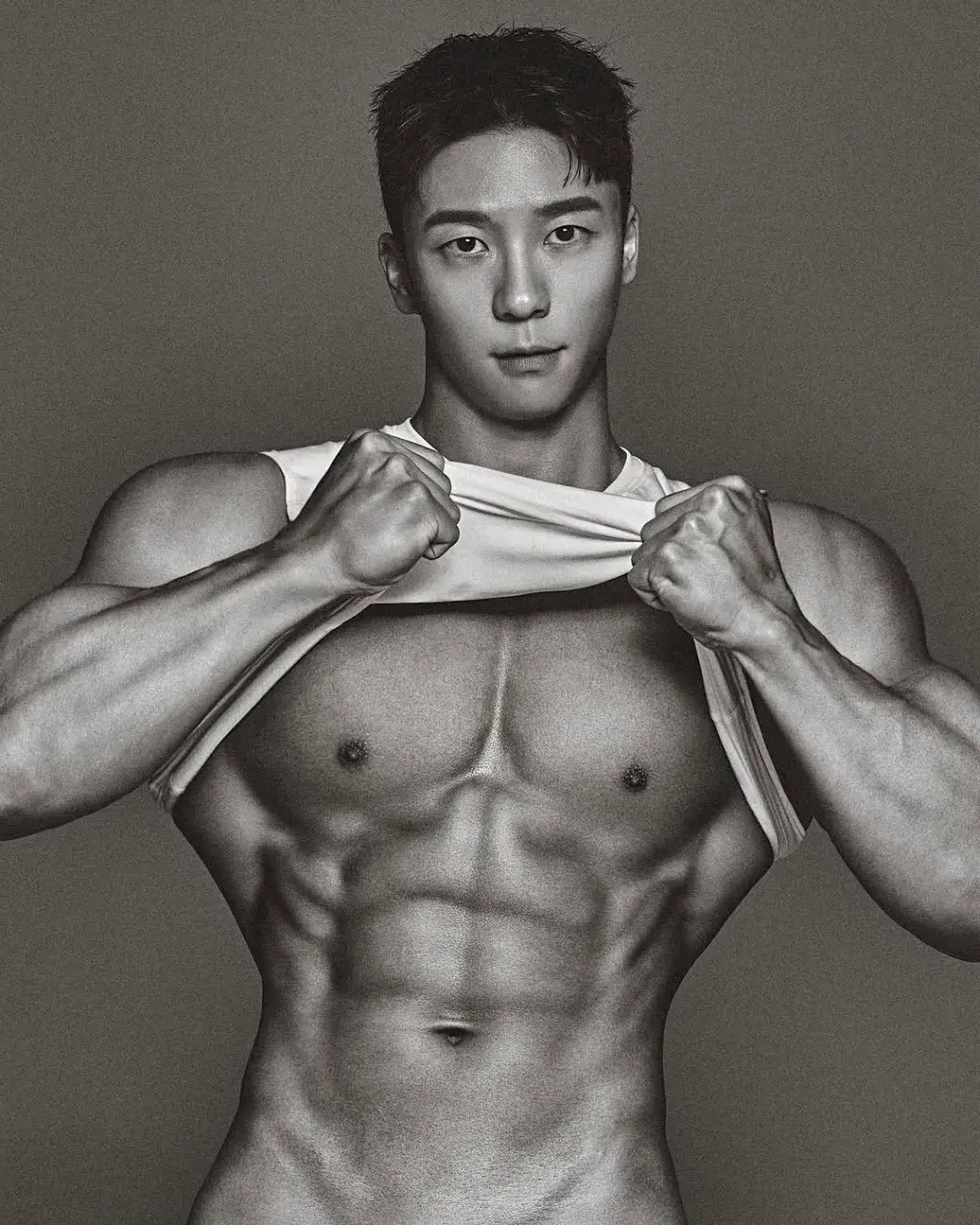 หนุ่มเกาหลีงานดี มีวาร์ป ( IG : todayss_dan )