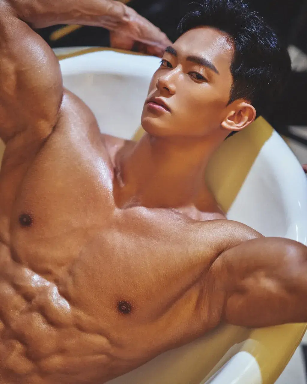 หนุ่มเกาหลีงานดี มีวาร์ป ( IG : ssseeees_ )