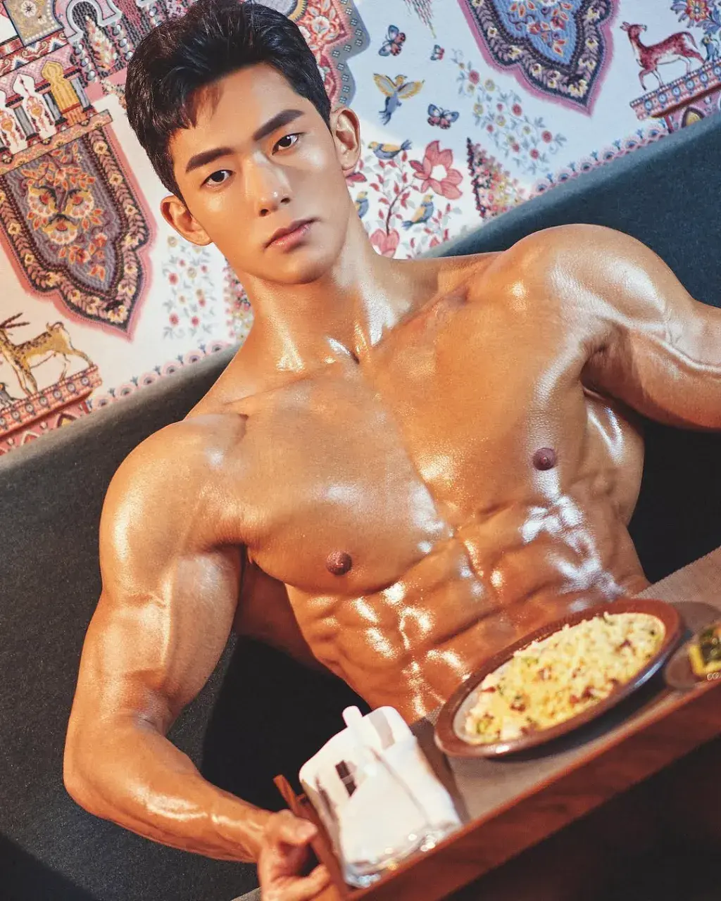 หนุ่มเกาหลีงานดี มีวาร์ป ( IG : ssseeees_ )