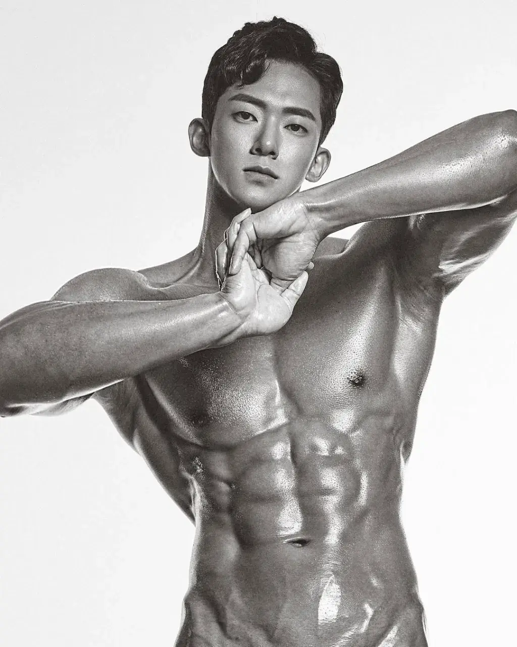 หนุ่มเกาหลีงานดี มีวาร์ป ( IG : ssseeees_ )