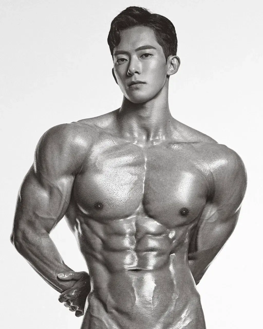 หนุ่มเกาหลีงานดี มีวาร์ป ( IG : ssseeees_ )