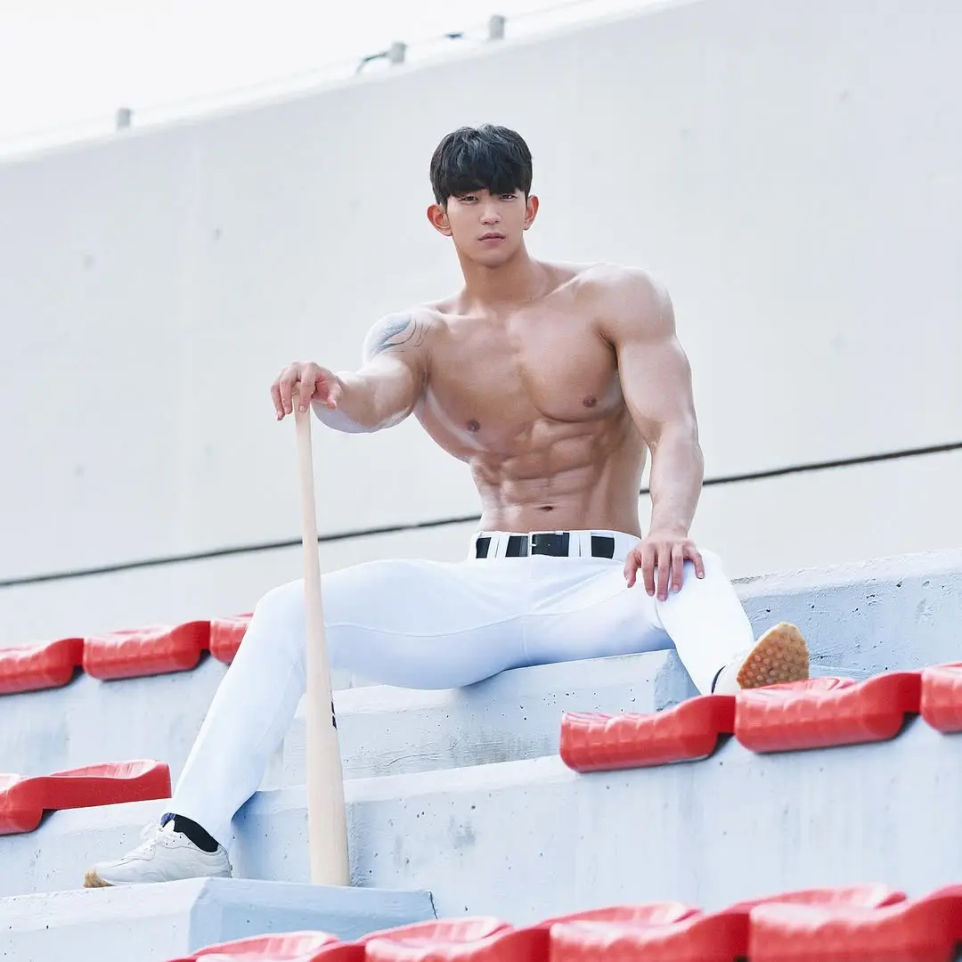 หนุ่มเกาหลีงานดี มีวาร์ป ( IG : lmminseob )