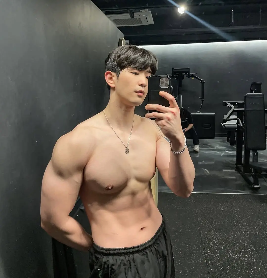 หนุ่มเกาหลีงานดี มีวาร์ป ( IG : lmminseob )