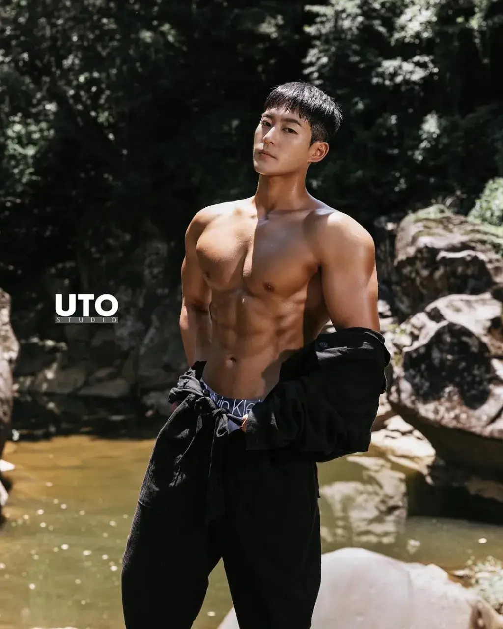 หนุ่มเกาหลีงานดี มีวาร์ป ( IG : dong_koolee )