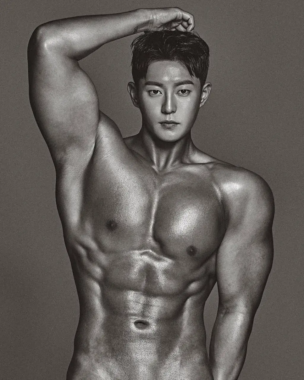 หนุ่มเกาหลีงานดี มีวาร์ป ( IG : dong_koolee )