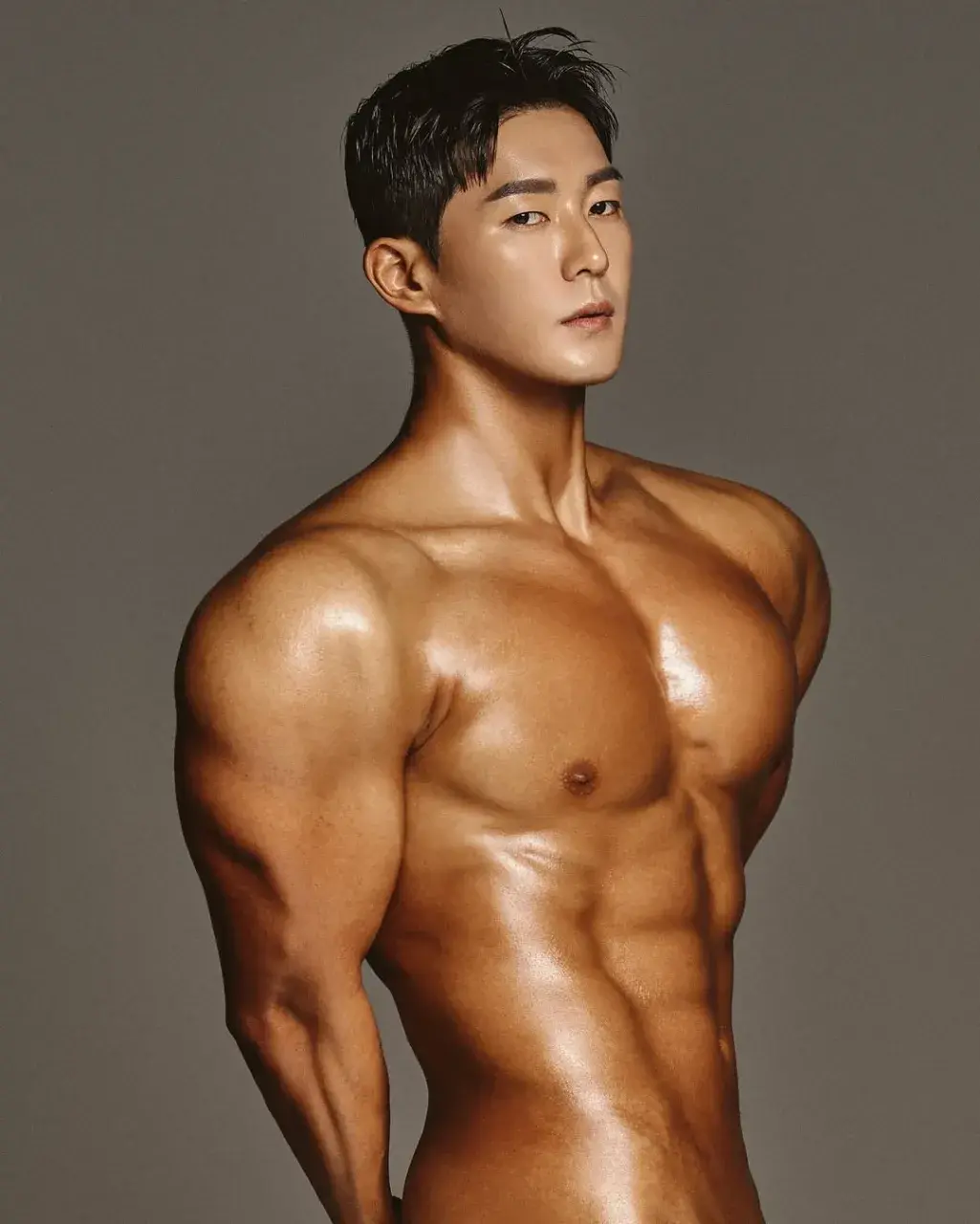 หนุ่มเกาหลีงานดี มีวาร์ป ( IG : dong_koolee )