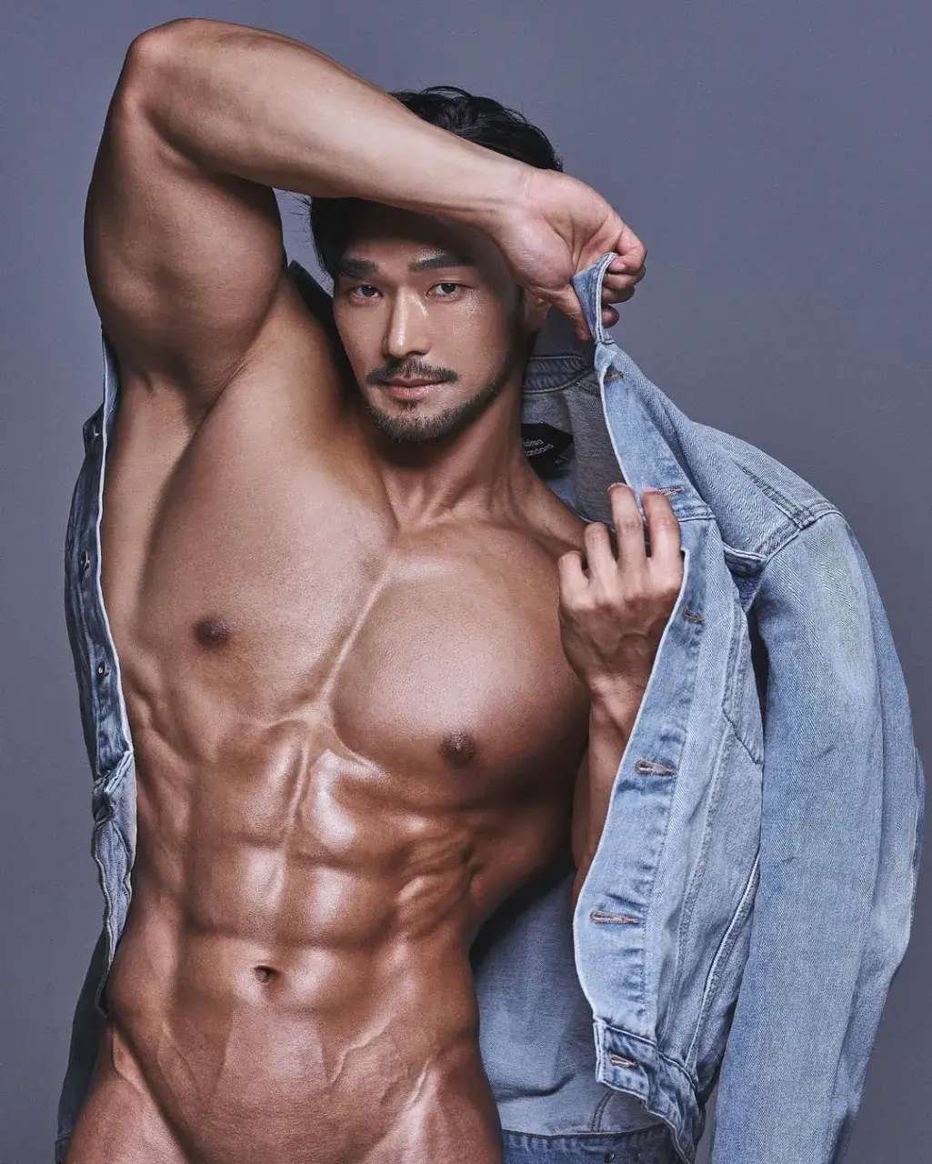 หนุ่มเกาหลีงานดี มีวาร์ป ( IG : _high_tension )