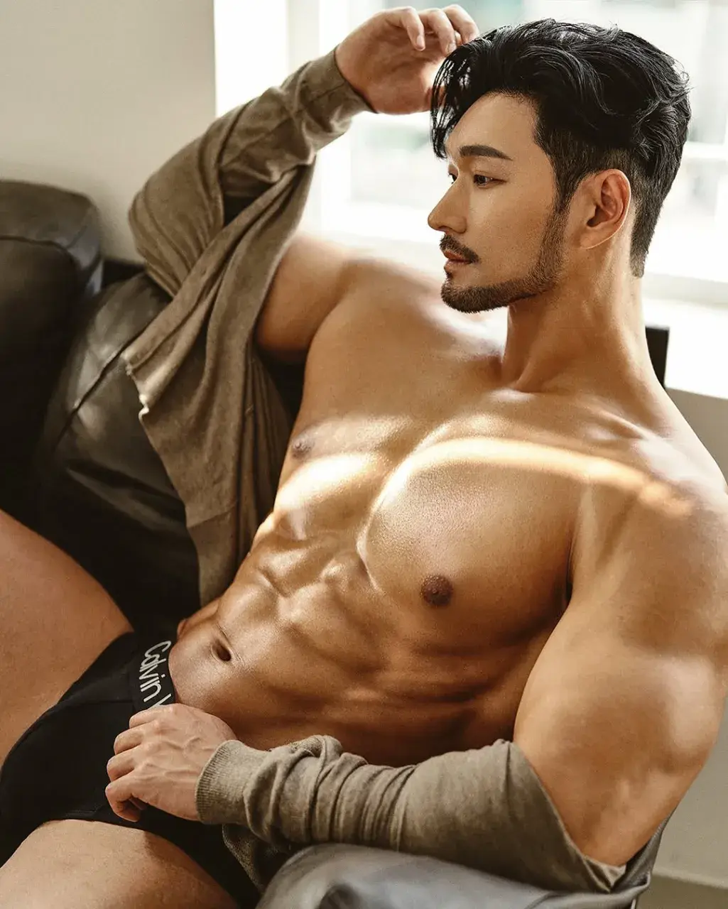 หนุ่มเกาหลีงานดี มีวาร์ป ( IG : _high_tension )