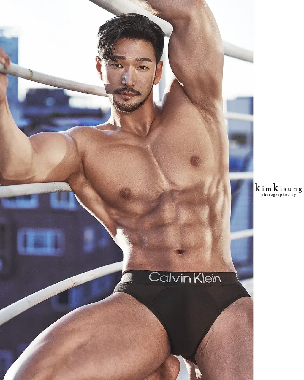 หนุ่มเกาหลีงานดี มีวาร์ป ( IG : _high_tension )