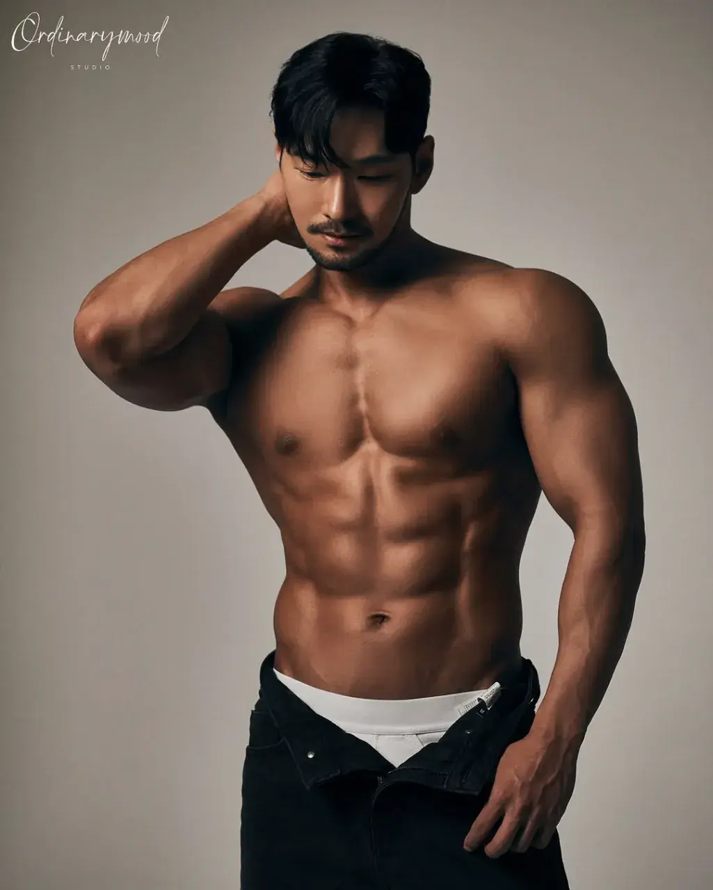 หนุ่มเกาหลีงานดี มีวาร์ป ( IG : _high_tension )