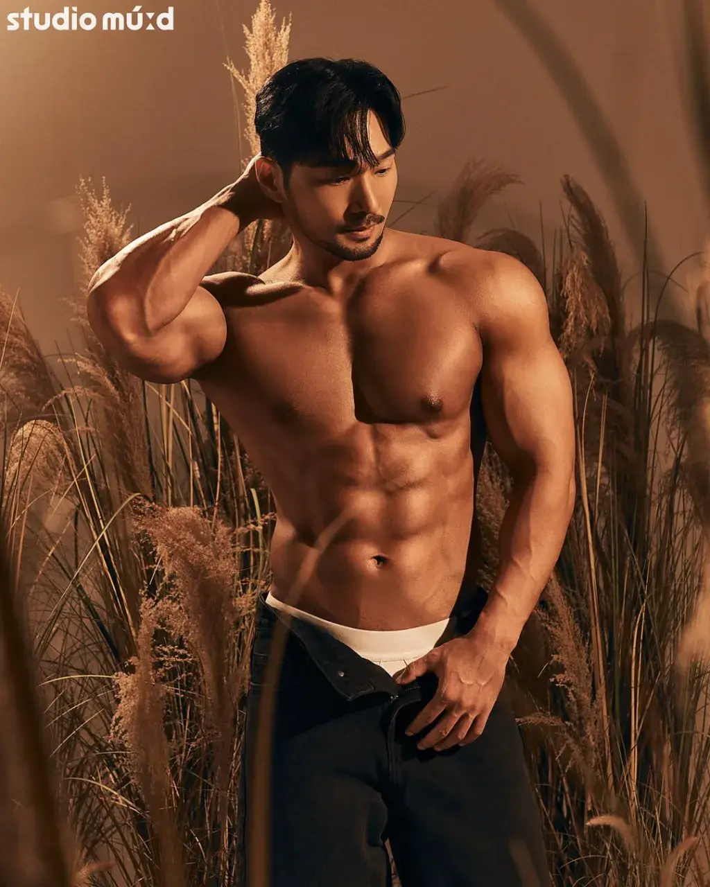 หนุ่มเกาหลีงานดี มีวาร์ป ( IG : _high_tension )