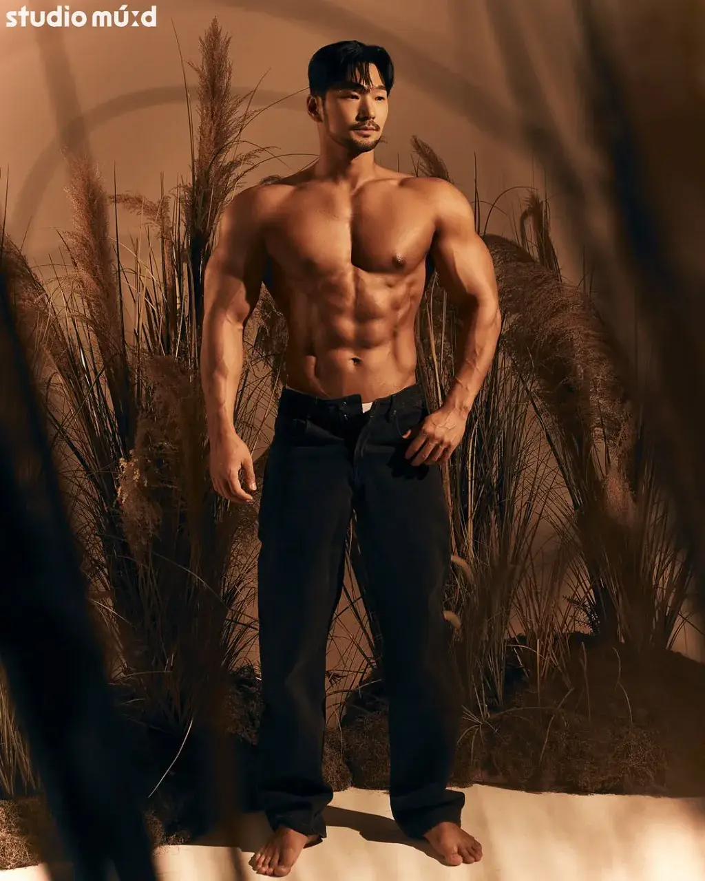 หนุ่มเกาหลีงานดี มีวาร์ป ( IG : _high_tension )