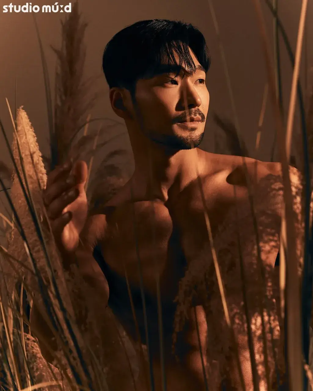 หนุ่มเกาหลีงานดี มีวาร์ป ( IG : _high_tension )