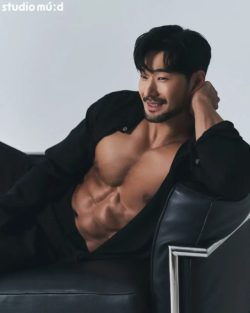 หนุ่มเกาหลีงานดี มีวาร์ป ( IG : _high_tension )