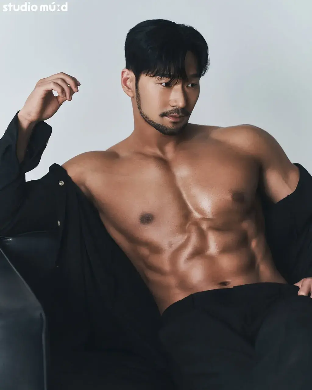 หนุ่มเกาหลีงานดี มีวาร์ป ( IG : _high_tension )